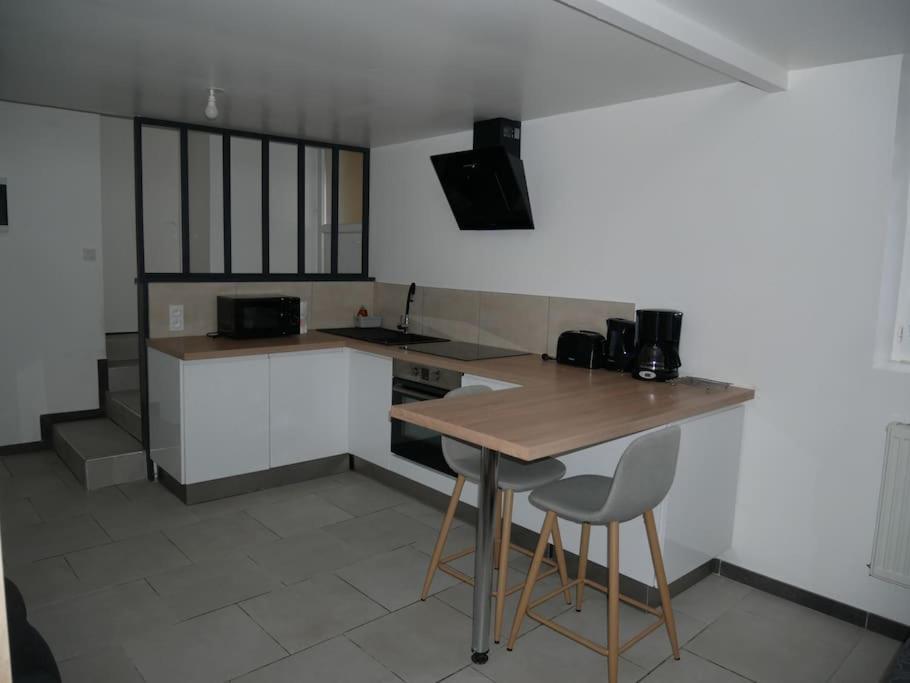 Studio Independant, Au Calme. La Roche-sur-Yon Extérieur photo