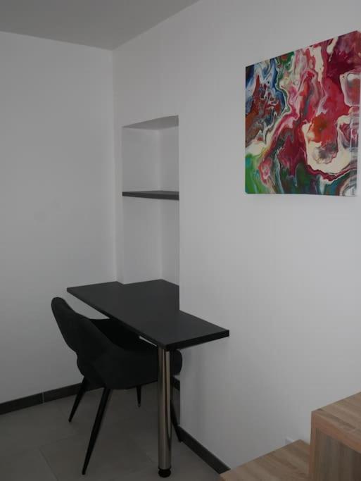 Studio Independant, Au Calme. La Roche-sur-Yon Extérieur photo